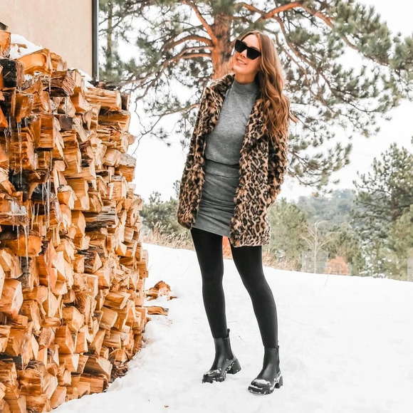 Steve Madden Chelsea Boots - Picture 3 of 10